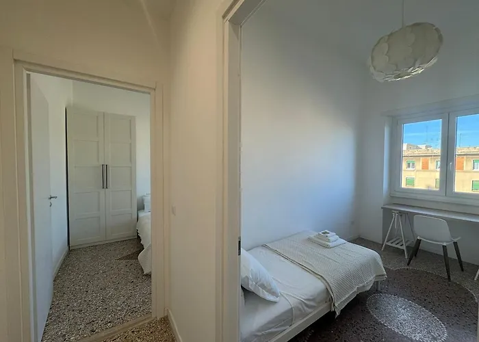 Apartment Stylish & Trendy Hub In