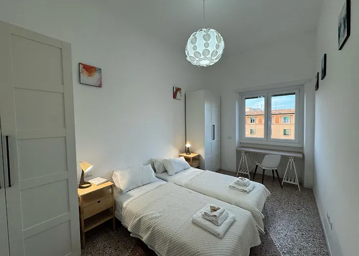 Apartment Stylish & Trendy Hub In